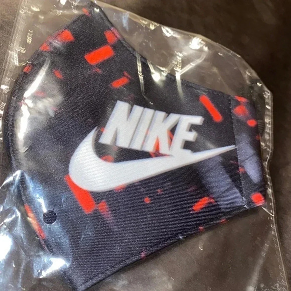 Nike black  Red unisex Face Mask - Picture 4 of 5